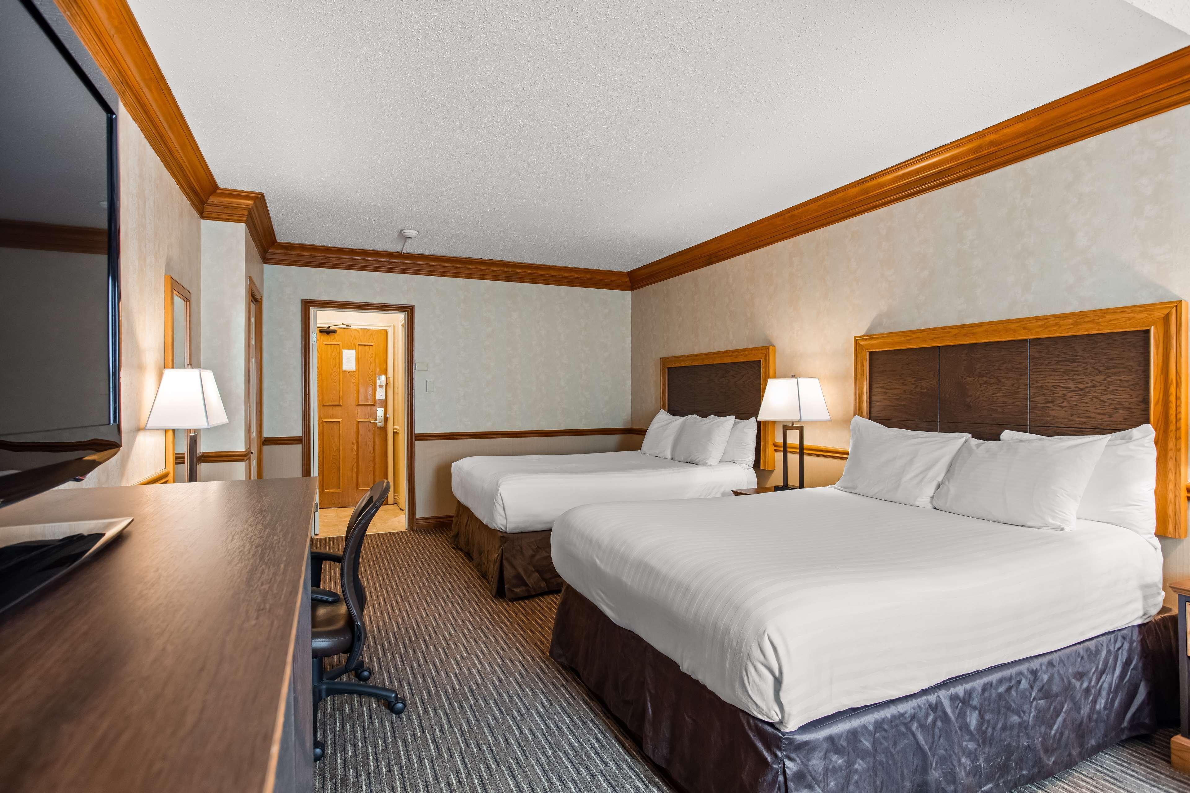 Best Western Parkway Inn & Conference Centre Cornwall Exterior photo