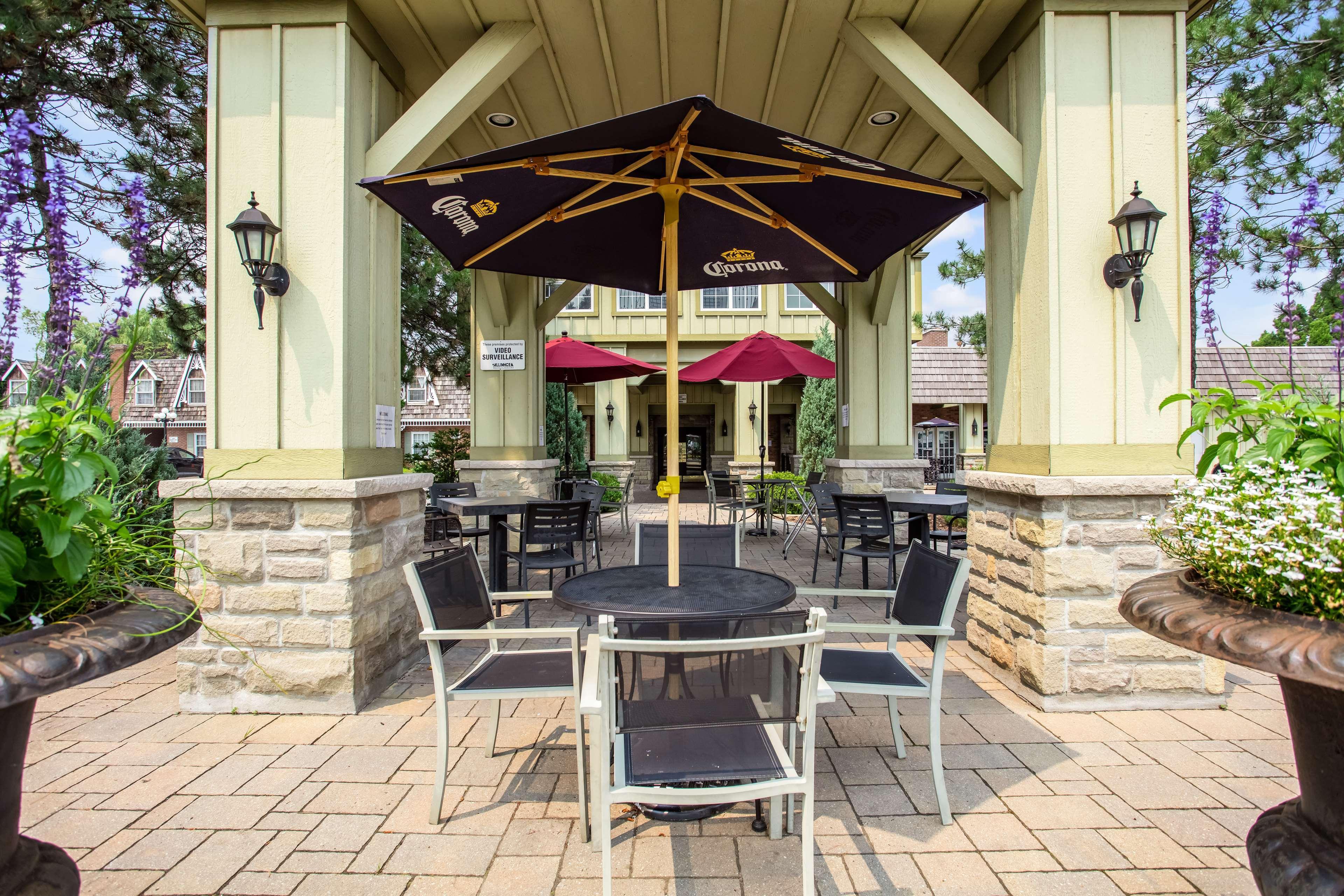 Best Western Parkway Inn & Conference Centre Cornwall Exterior photo